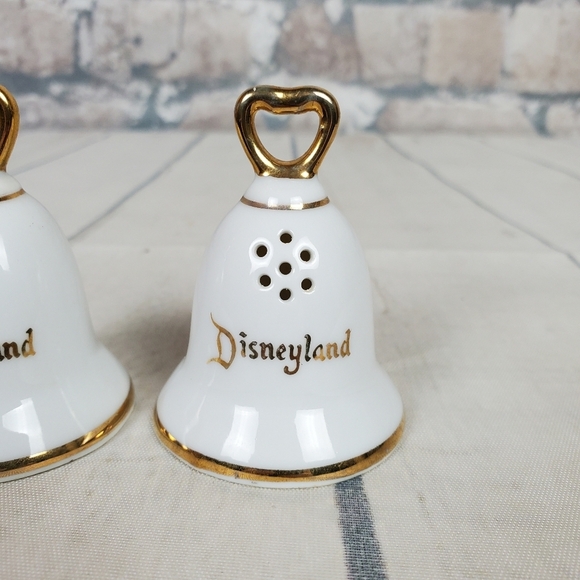 Vintage Disneyland Souvenir Bell Salt and Pepper Shakers Japan - Picture 7 of 13